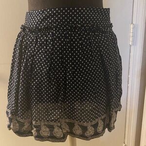 Cute Earthbound boho skirt with pockets. Never worn.